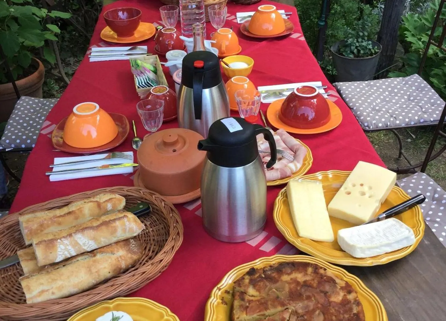Hotel Au Puits de la Fontaine à Tavernes France