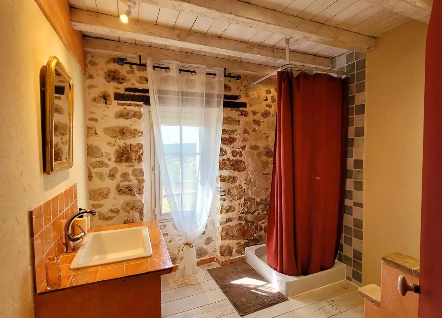 Hotel Au Puits de la Fontaine à Tavernes 0*,  France