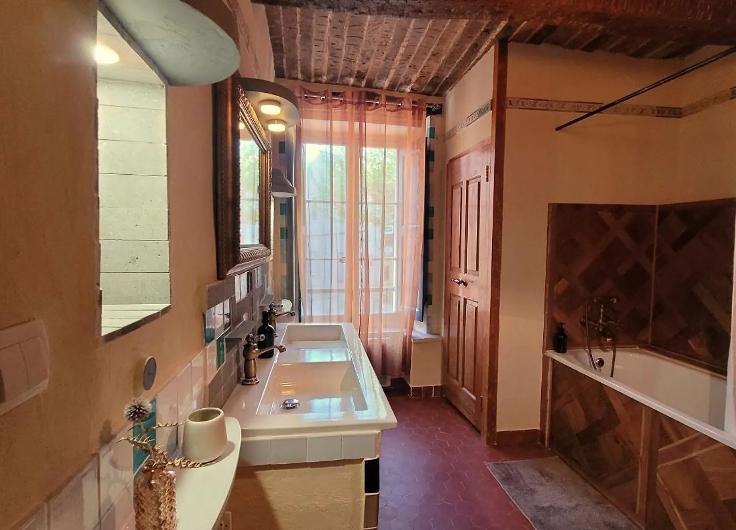 Hotel Au Puits de la Fontaine à Tavernes France