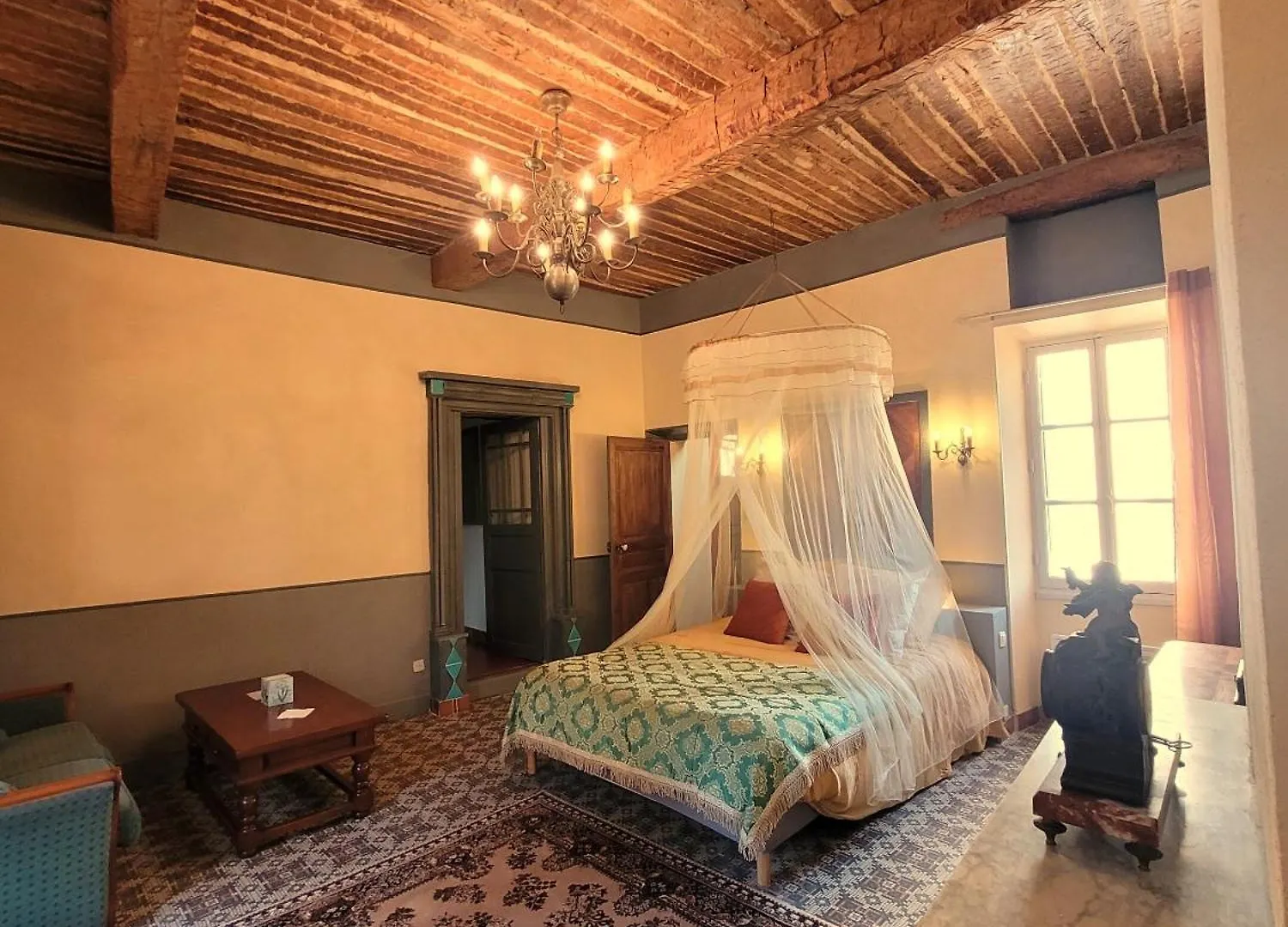Hotel Au Puits de la Fontaine à Tavernes France