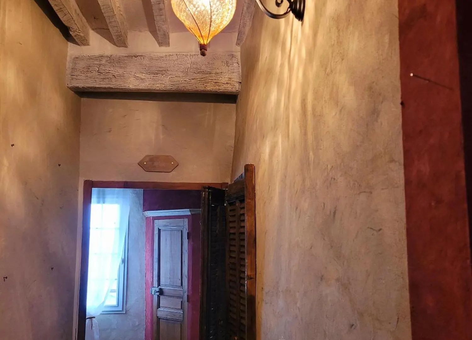 Hotel Au Puits de la Fontaine à Tavernes France